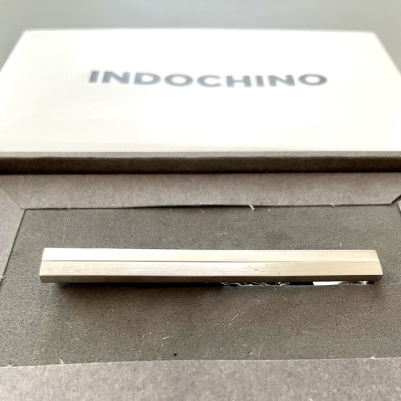 Indochino Minimalist Stripe Tie Clip - Picture 2 of 8